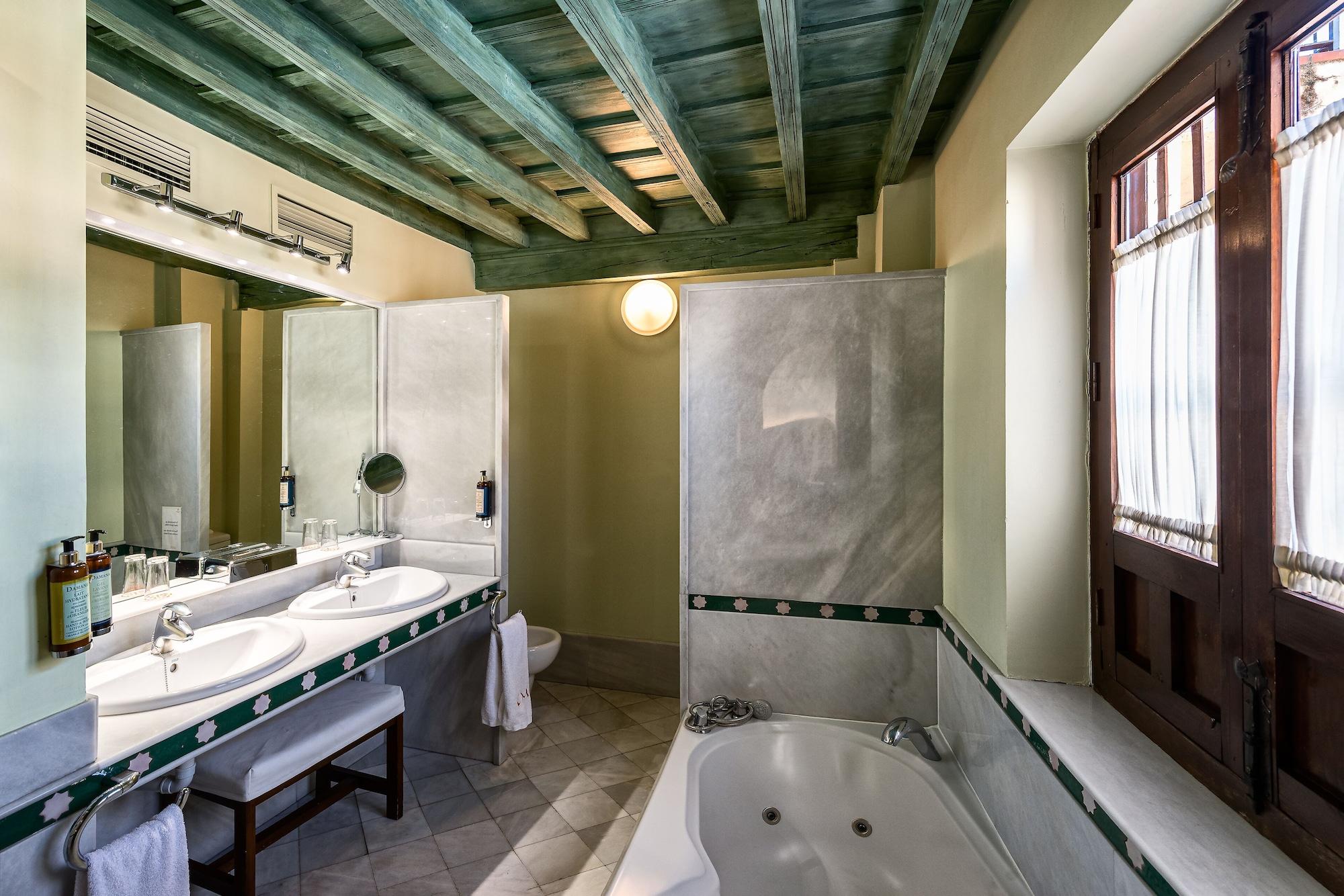Hotel Casa Morisca 3*